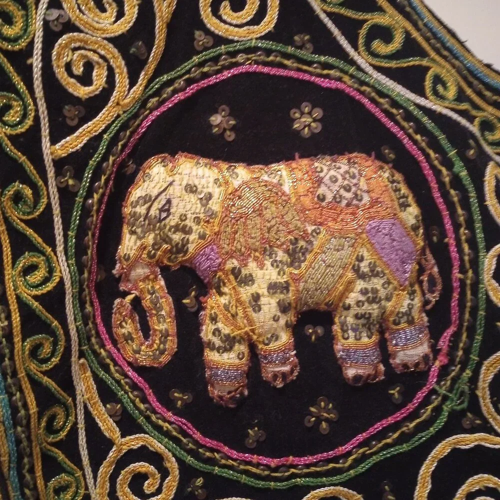 Carol Horn Work shop vintage sequin/embroidered elephant design vest! L - Picture 5 of 7